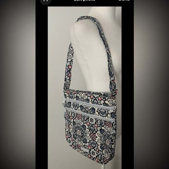 Vera Bradley Lisbon Medallion Crossbody Multiple Pockets - Picture 1 of 4